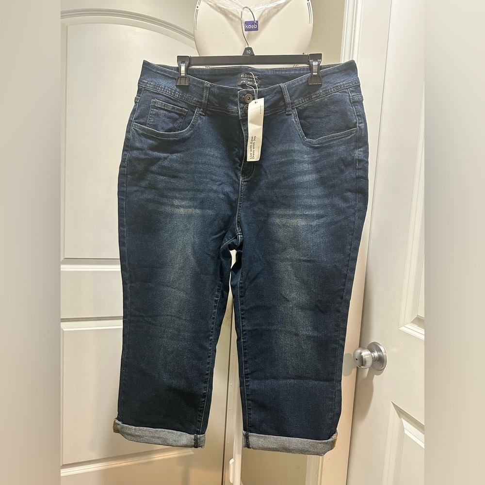 BloomChic Plus Size 3XL Very Stretchy High Rise Dark Wash Roll Hem Cropped Jean